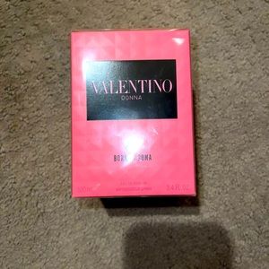 Valentino Born in Roma perfume